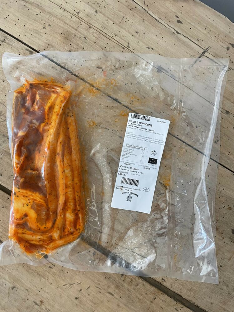 Poitrine tranchée de porc marinée